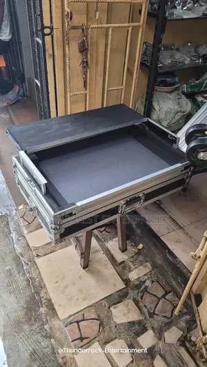 SR2 DJ Controller Box