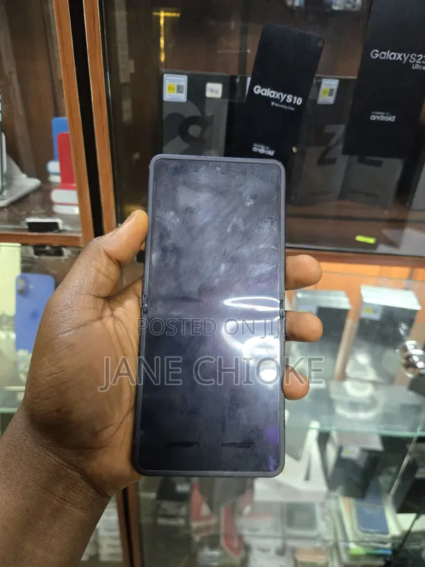 Samsung Galaxy Z Flip7 256GB Black - 1