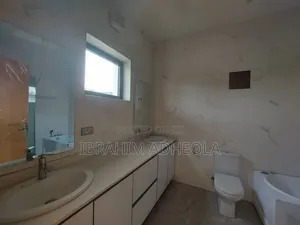 4 Bedroom Townhouse/Terrace for Rent in Banana Island