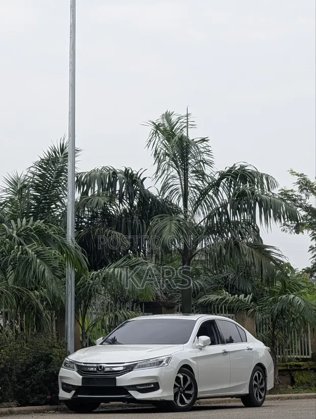 Honda Accord 2016 Full Option - 1