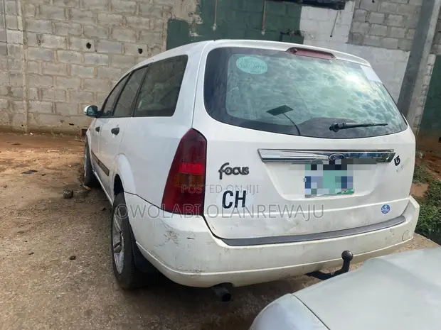 Ford Focus 2004 White - 1