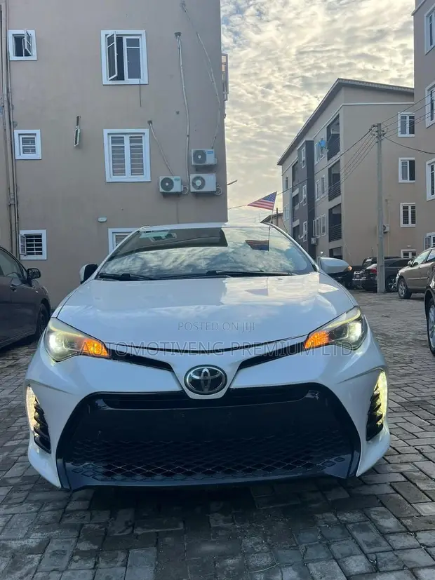 2018 Toyota Corolla SE (1.8L) Fari - 1