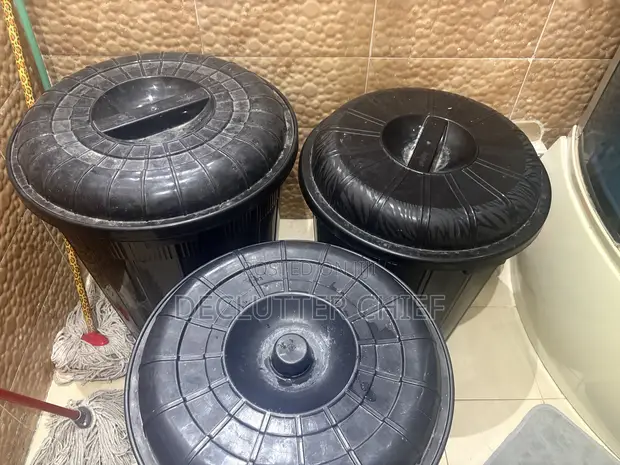 Plastic Drums with Lid (Used) - 1
