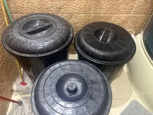 Plastic Drums with Lid (Used)