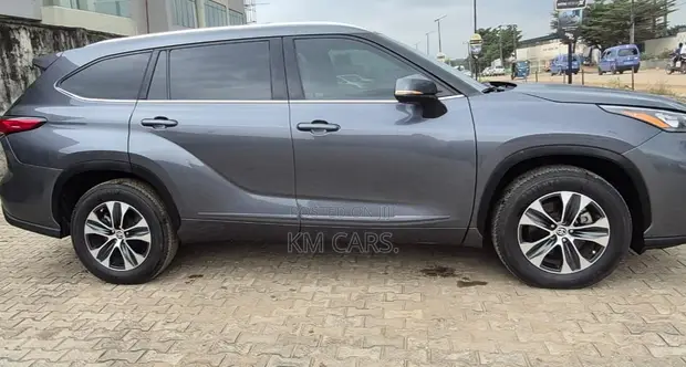 2020 Toyota Highlander XLE AWD Gray - 1