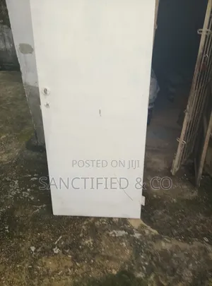 High Quality Nearly Used HDF Doors with Locks