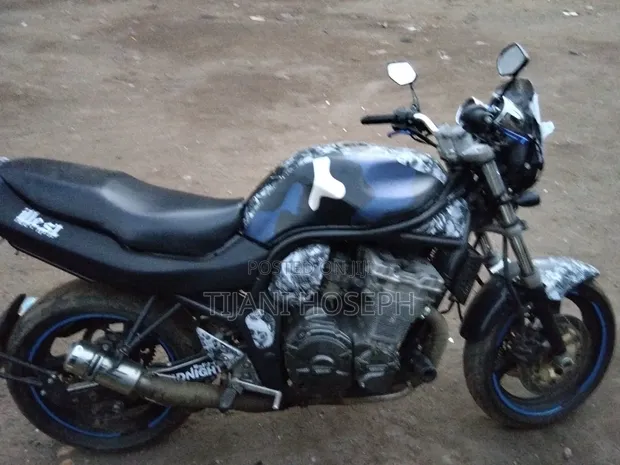 Suzuki Bandit 1998 Black - 1