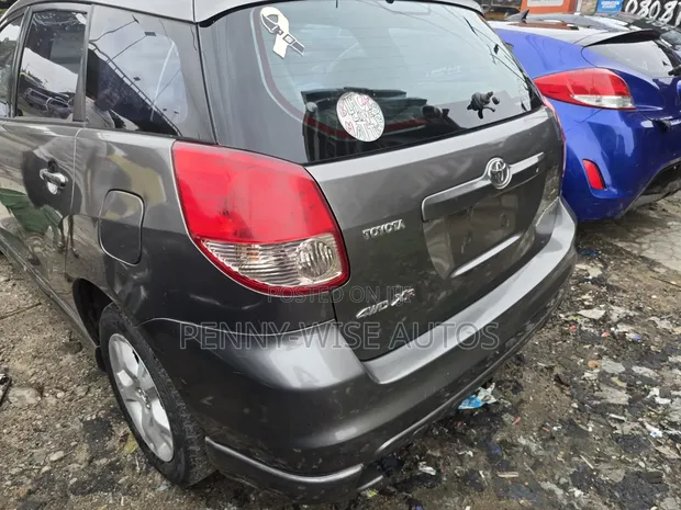 Toyota Matrix XR Hatchback AWD 2004 Gray - 1