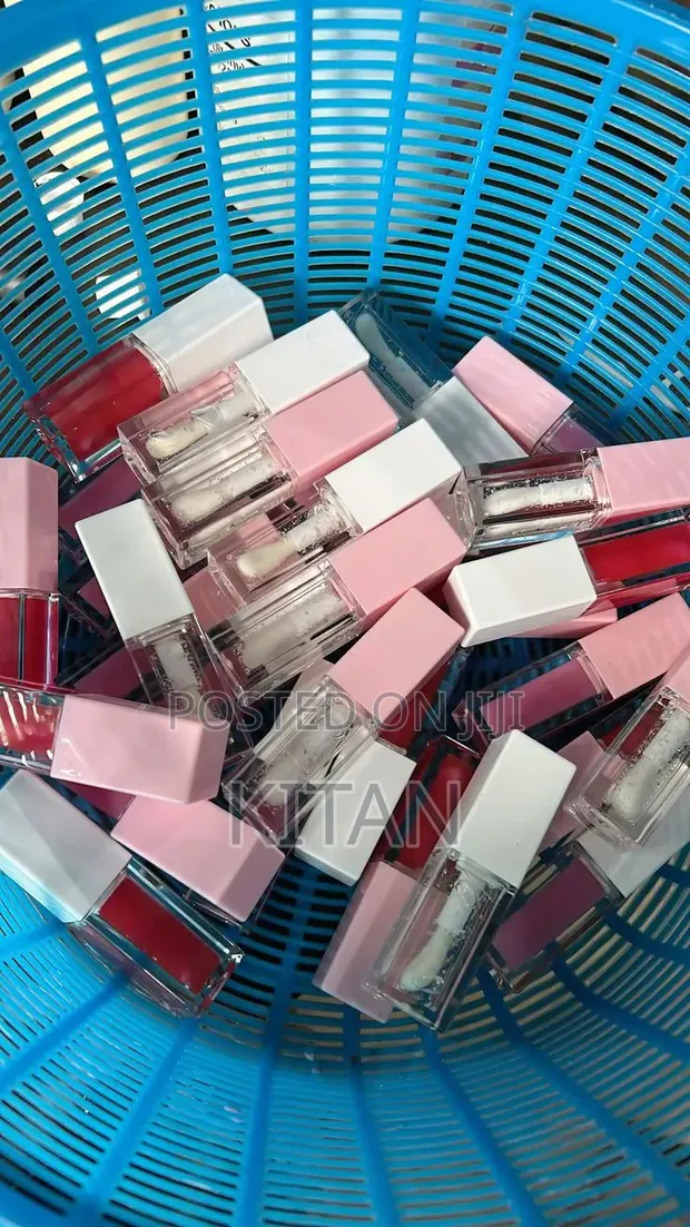 Avon Pretty & Hydrating Clear Lip Gloss - 1
