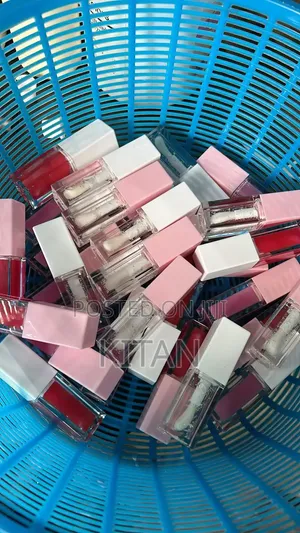 Avon Pretty & Hydrating Clear Lip Gloss