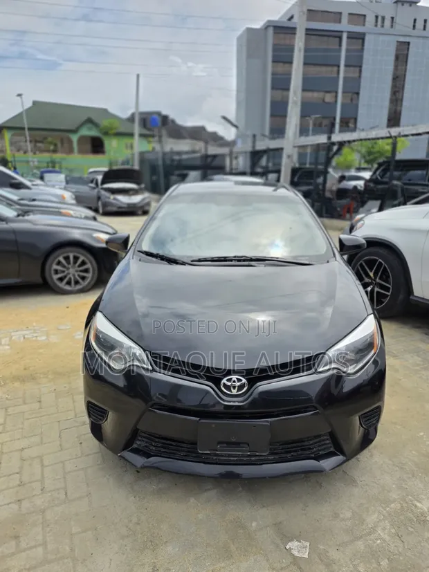 2014 Toyota Corolla LE Sedan - Tokunbo - 1