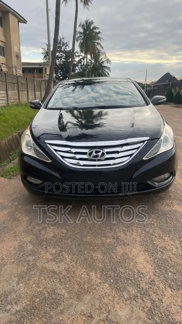 Hyundai Sonata Limited 2.0T Sedan 2012 - Ba a yi rajista ba - 1