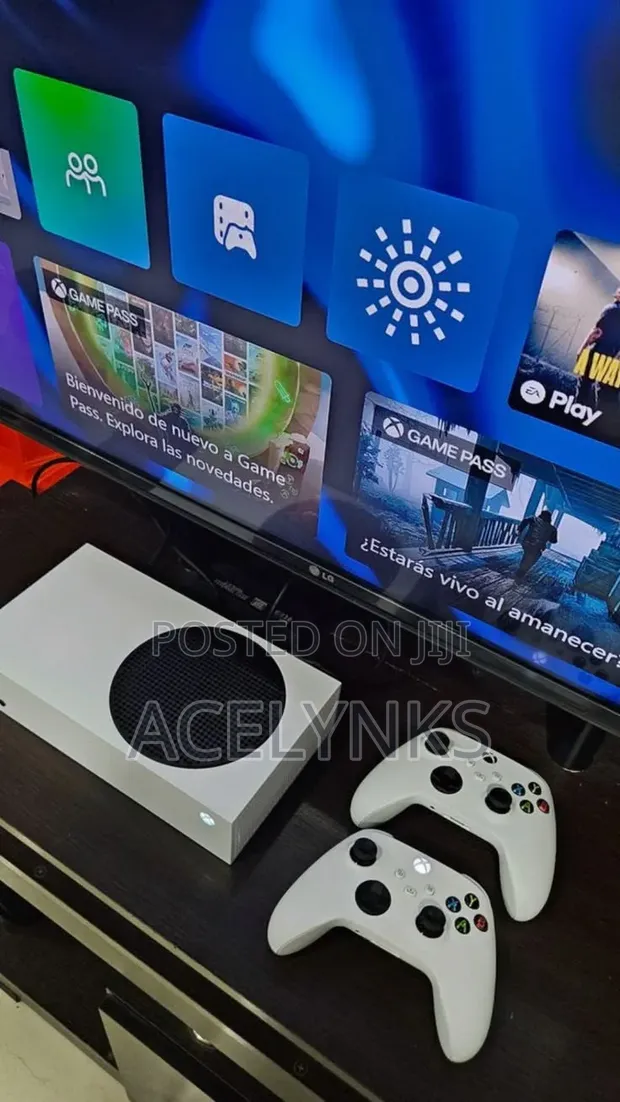 Xbox Series S with Two Controllers (UK Used) - 1