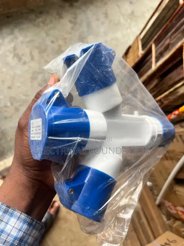 Stel 16A 3-Pin Industrial Socket & Plug - 1