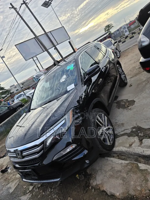 2016 Honda Pilot Touring SUV 4WD - 1