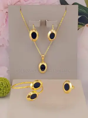 Saitin Kayan Kwalliya na Zamani - Sabon Abu