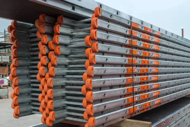 Total Heavy Duty Industrial Ladder - 20ft (6m) - 1