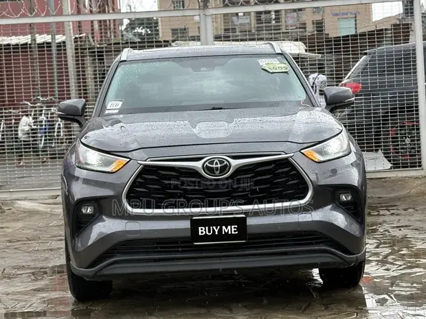 2021 Toyota Highlander XLE AWD Gray - 1