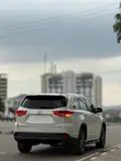 2019 Toyota Highlander XLE - 3