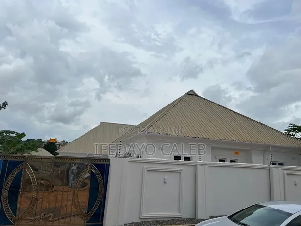 Bungalow mai dakuna 2 don haya a Shagari Estate, Akure - 1