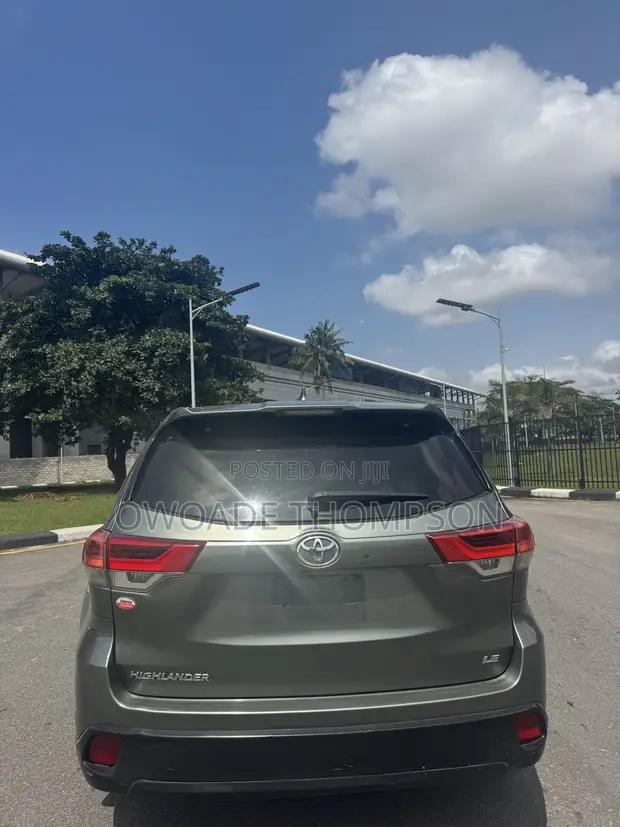 2015 Toyota Highlander LE SUV - 1