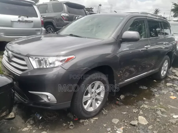 Toyota Highlander 2012 Grey - 1