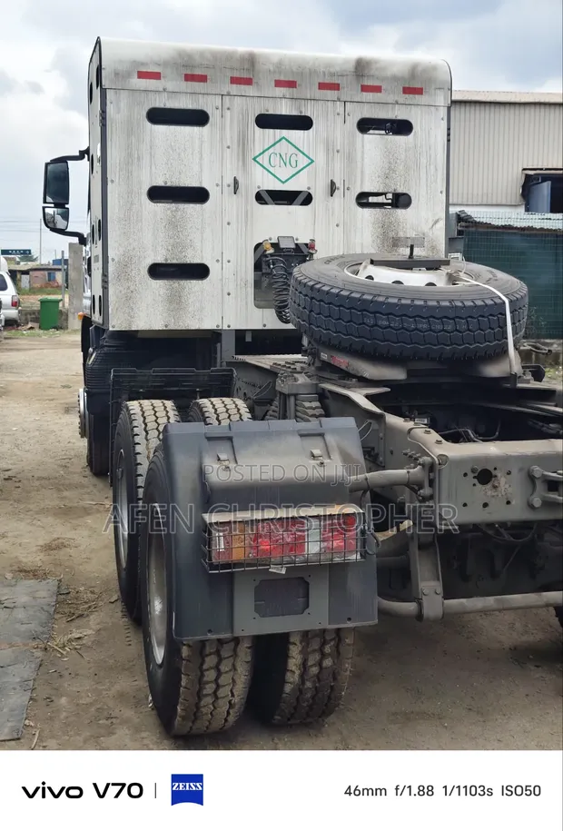 Brand New Howo TX 6x4 Tractor Head (CNG) - 1