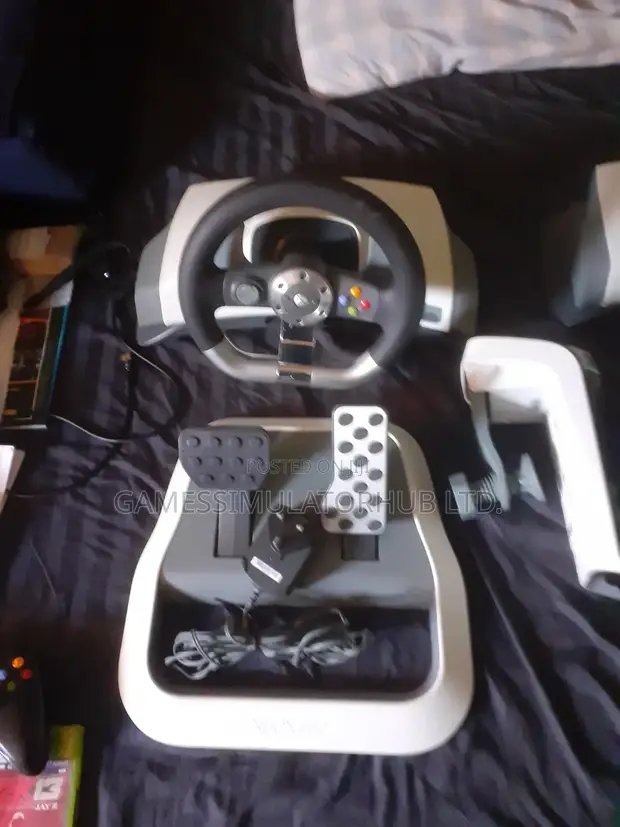 Xbox 360 Force Feedback Racing Wheel - 1
