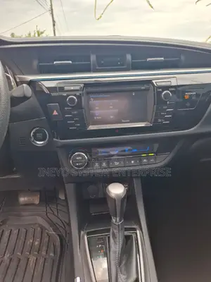 2015 Toyota Corolla LE Premium Sedan - Black