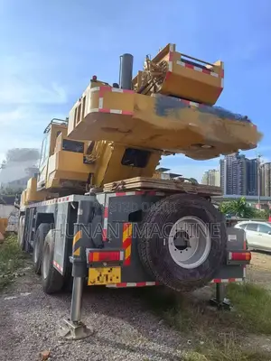 SANY 100 Ton Truck Crane Na Waje An Yi Amfani Da Shi 2025