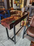 Kyakkyawar Katako na Log da Epoxy Console Table - 1
