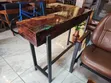 Kyakkyawar Katako na Log da Epoxy Console Table - 2