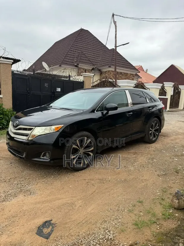 Toyota Venza 2011 Black - 1