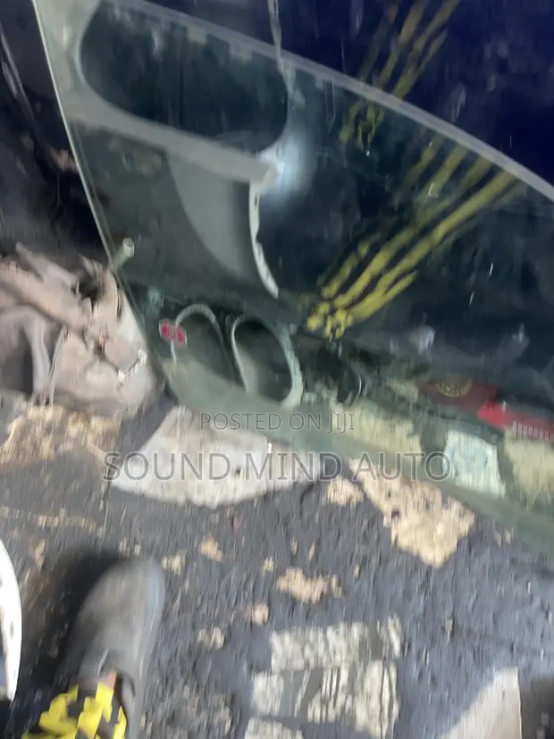 GMC Terrain Double Door Glass (2010-2014) - 1