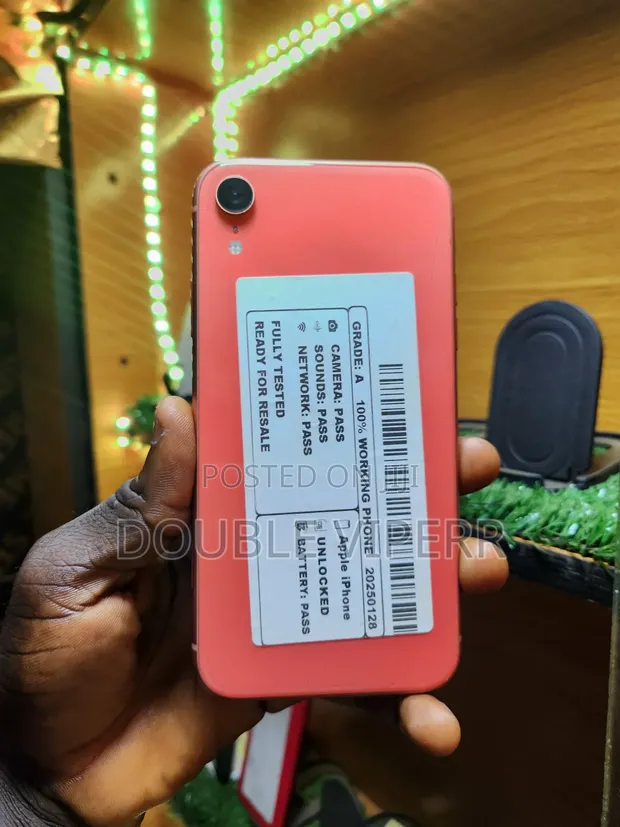 Apple iPhone XR 64GB Pink - 1