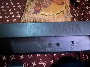 Used Yamaha 5-Octave Keyboard