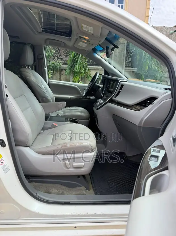 2016 Toyota Sienna XLE - Foreign Used - 1