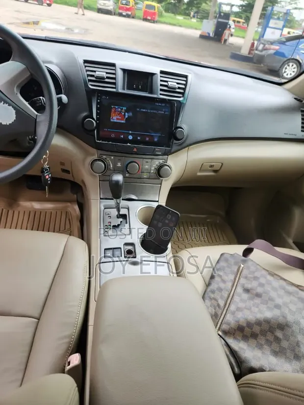 Toyota Highlander 2011 - 1