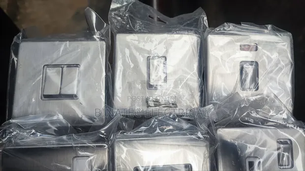 Switches & Sockets Bakin Karfe na Azurfa - UK Brand - 1