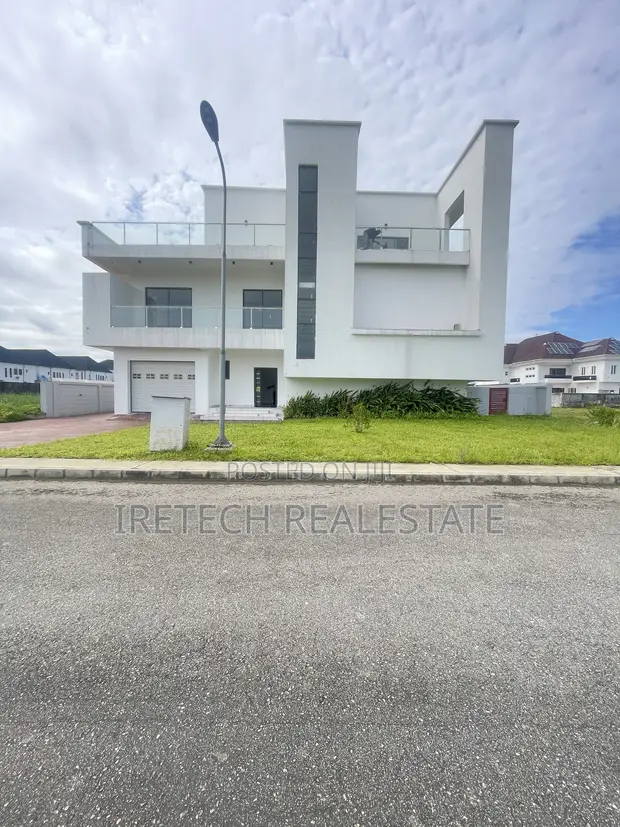 4-Bedroom Luxury Duplex tare da Pool a VGC, Ikota - 1