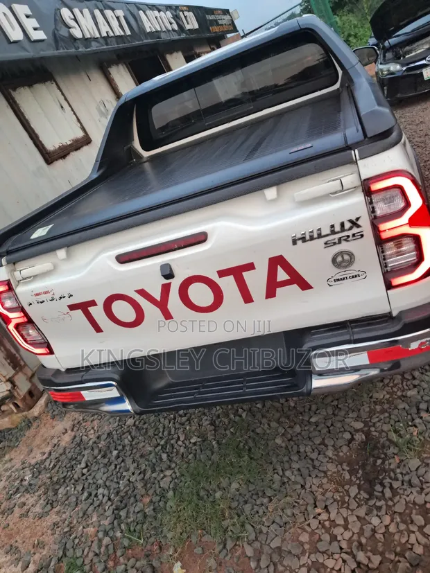 2020 Toyota Hilux - White - 1