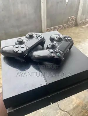 Amfani da PS4 Console (Sigar 9.00) tare da Wasanni 10