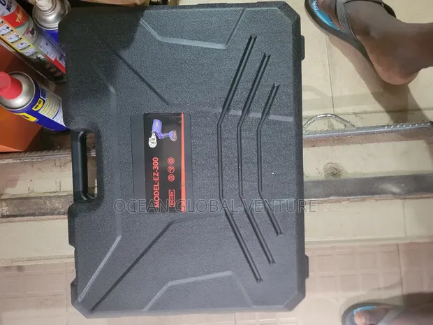 ES-300 Hydraulic Battery Crimping Tool - 1