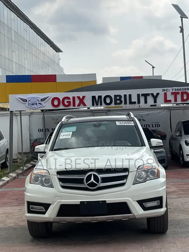 Mercedes-Benz GLK 350 2011 Black - 1