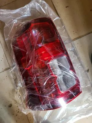 Fitilar Baya ta Mitsubishi L200 2025