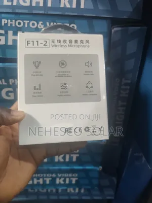 F11-2 Wireless Microphone don Kirkirar Abun Ciki