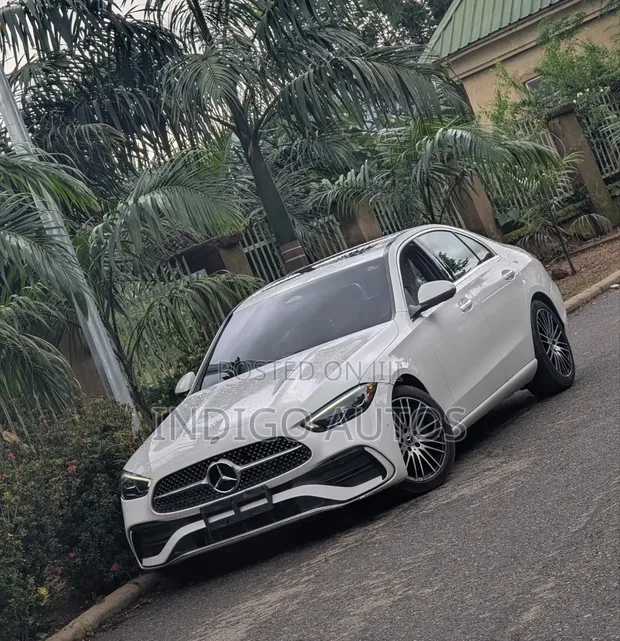 Mercedes-Benz C300 2023 White - 1