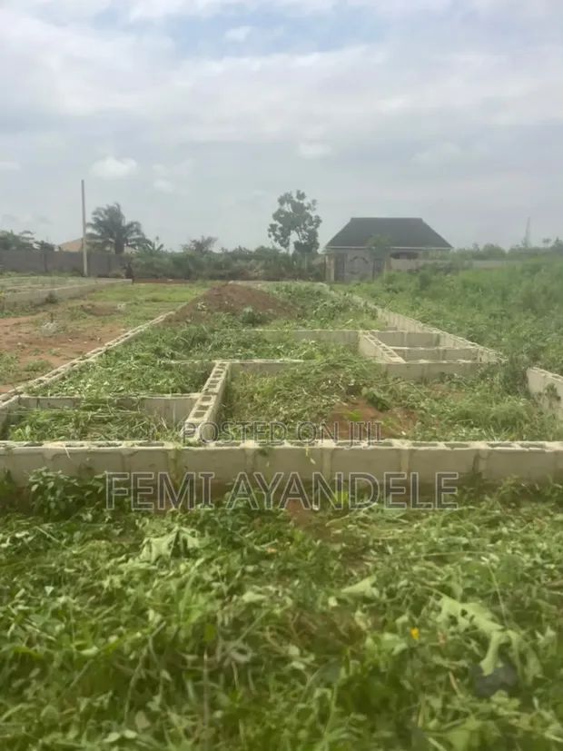 Distress Sale: Mini Flats Foundation on Half Plot, Igbogbo - 1