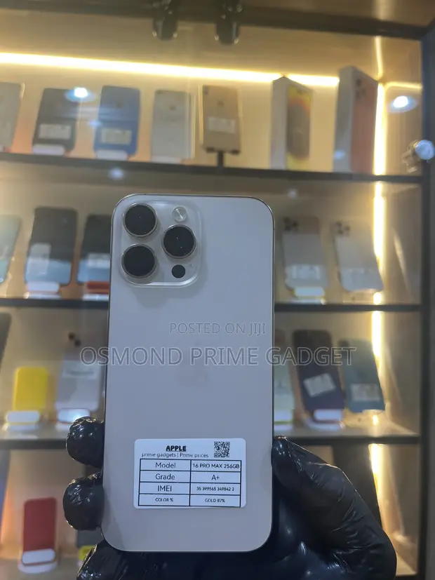 Apple iPhone 16 Pro Max 256GB Gold - 1
