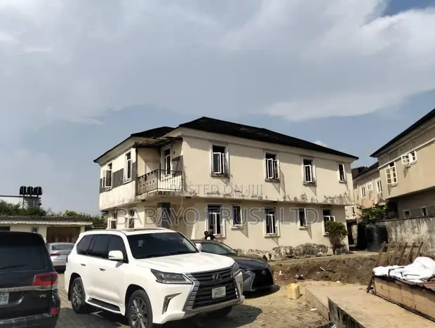 4-Bedroom Duplex with 2 Miniflats BQ in Ikota - 1